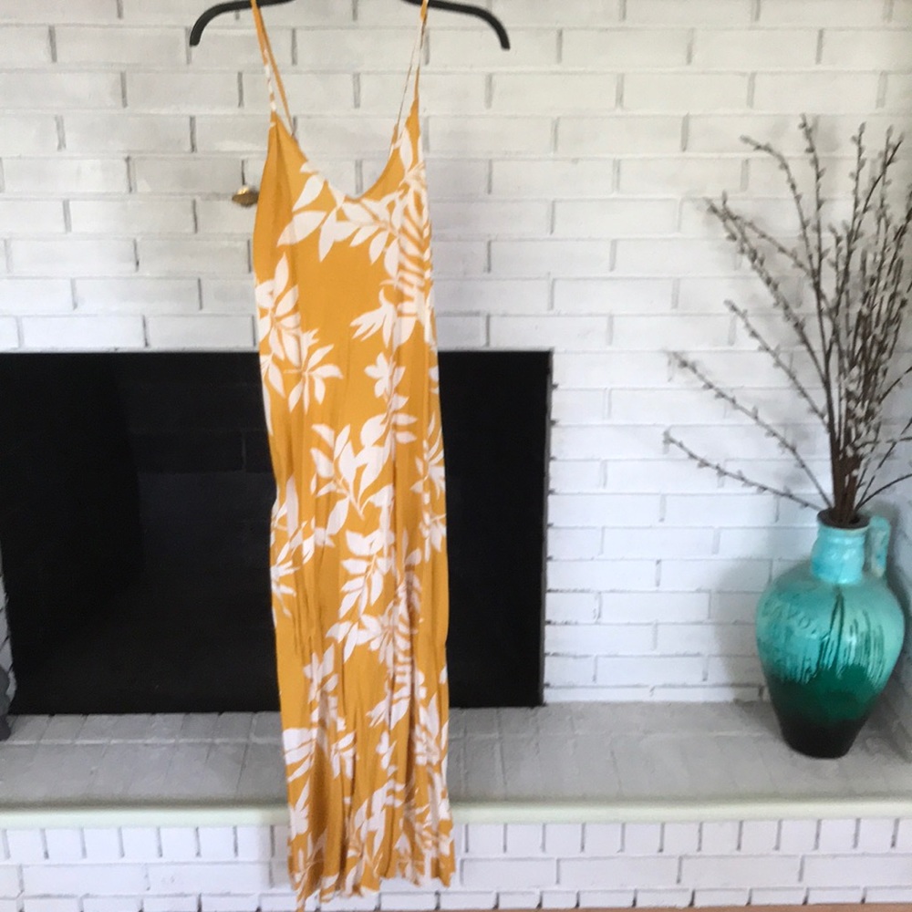 Old Navy floral maxi dress